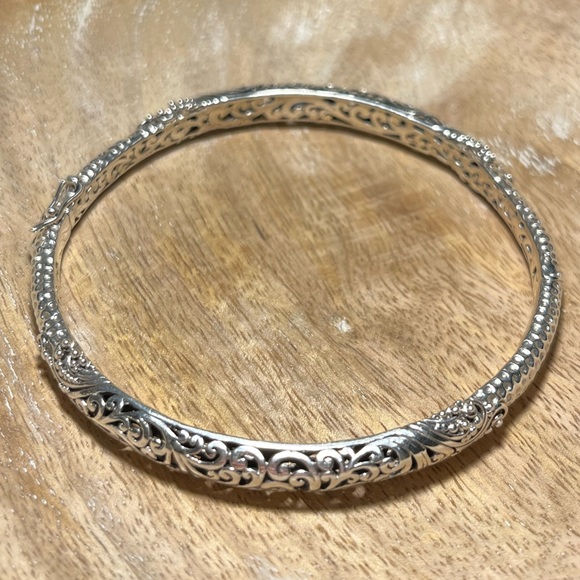 Sarda Artisan Sterling Silver Cut Out Filigree Scroll Hinged Bangle - Picture 4 of 16